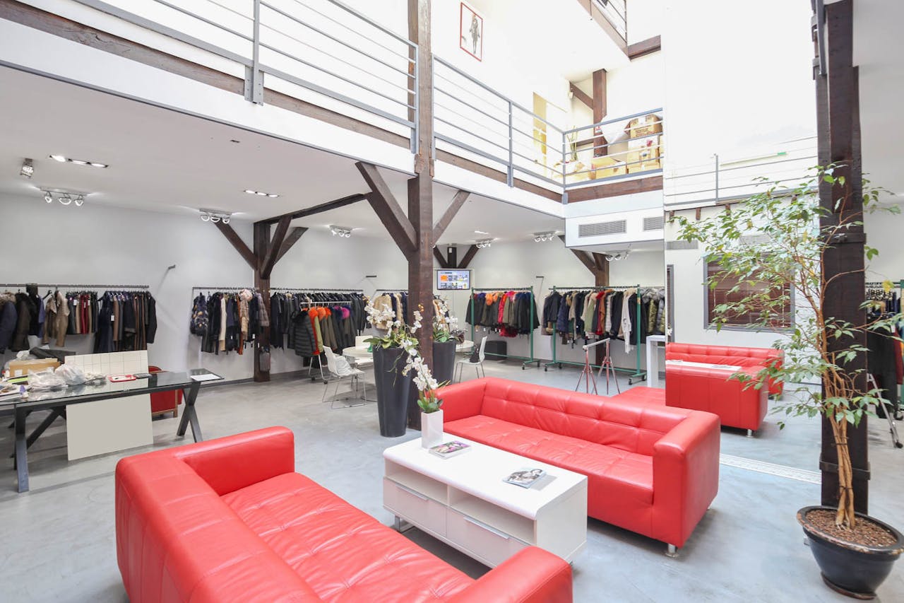 Showroom in Canal Saint Martin - Image 1