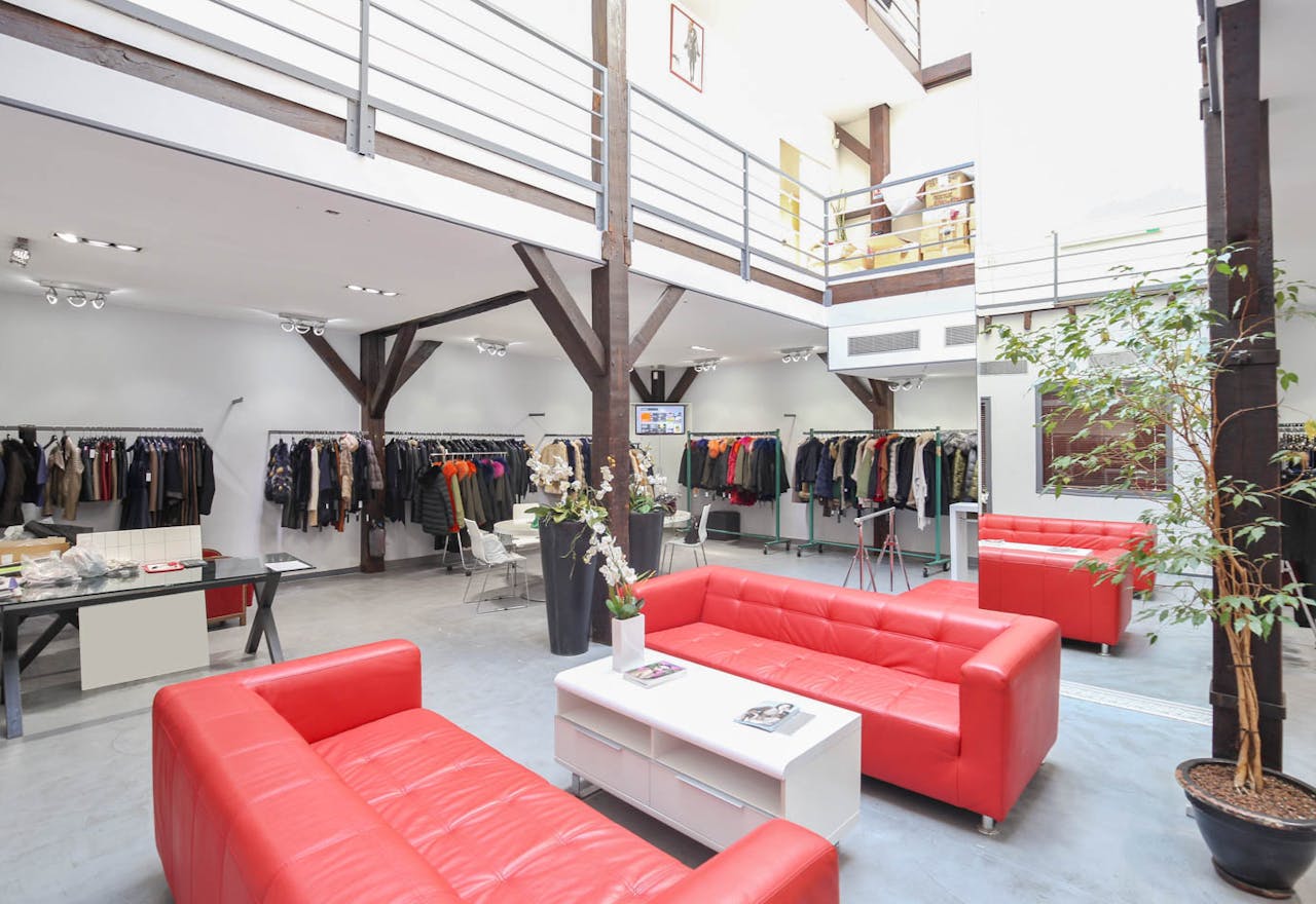 Showroom in Canal Saint Martin - Image 1