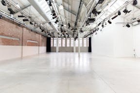 Showroom Near Foodhallen - Image 0