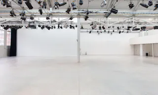 Showroom Near Foodhallen - Image 2