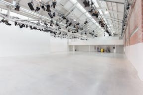 Showroom Near Foodhallen - Image 4