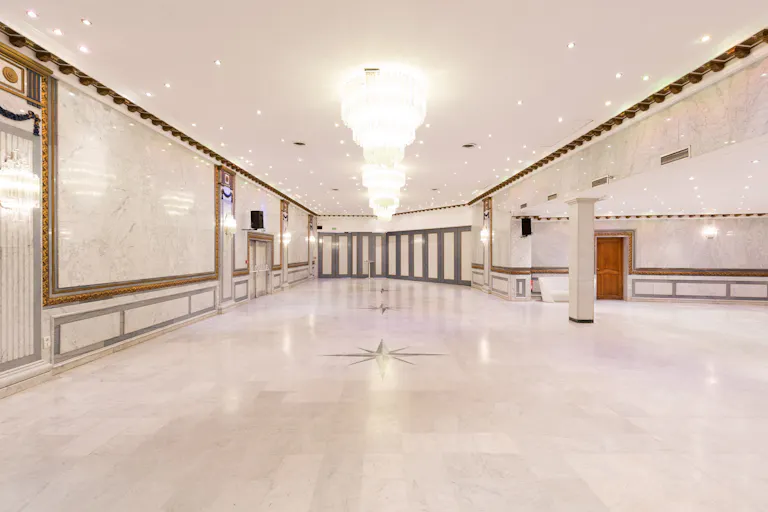 Event Space in Champs Elysées - Image 2