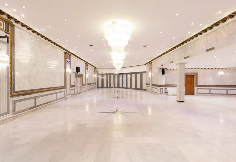 Event Space in Champs Elysées - Image 2