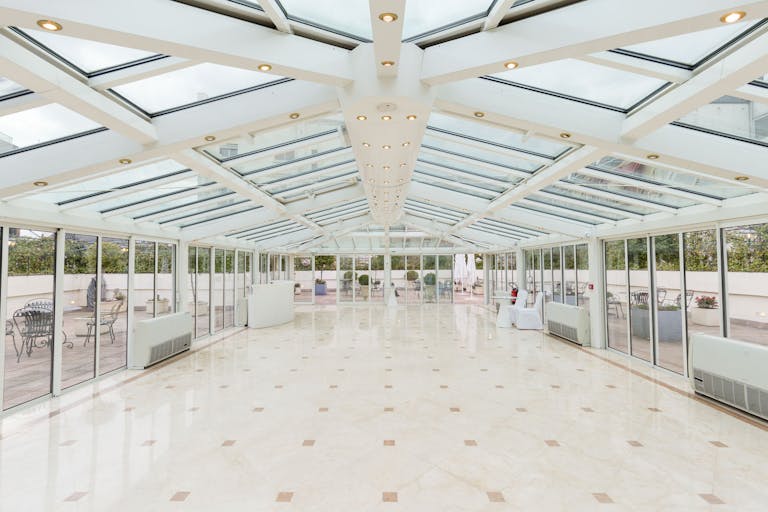 Incredible Champs Elysées Venue - Image 0