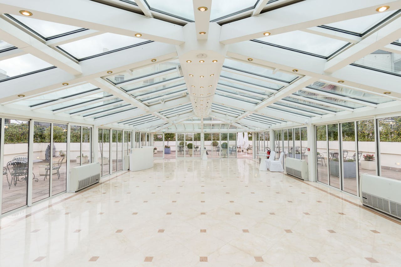 Incredible Champs Elysées Venue - Image 0