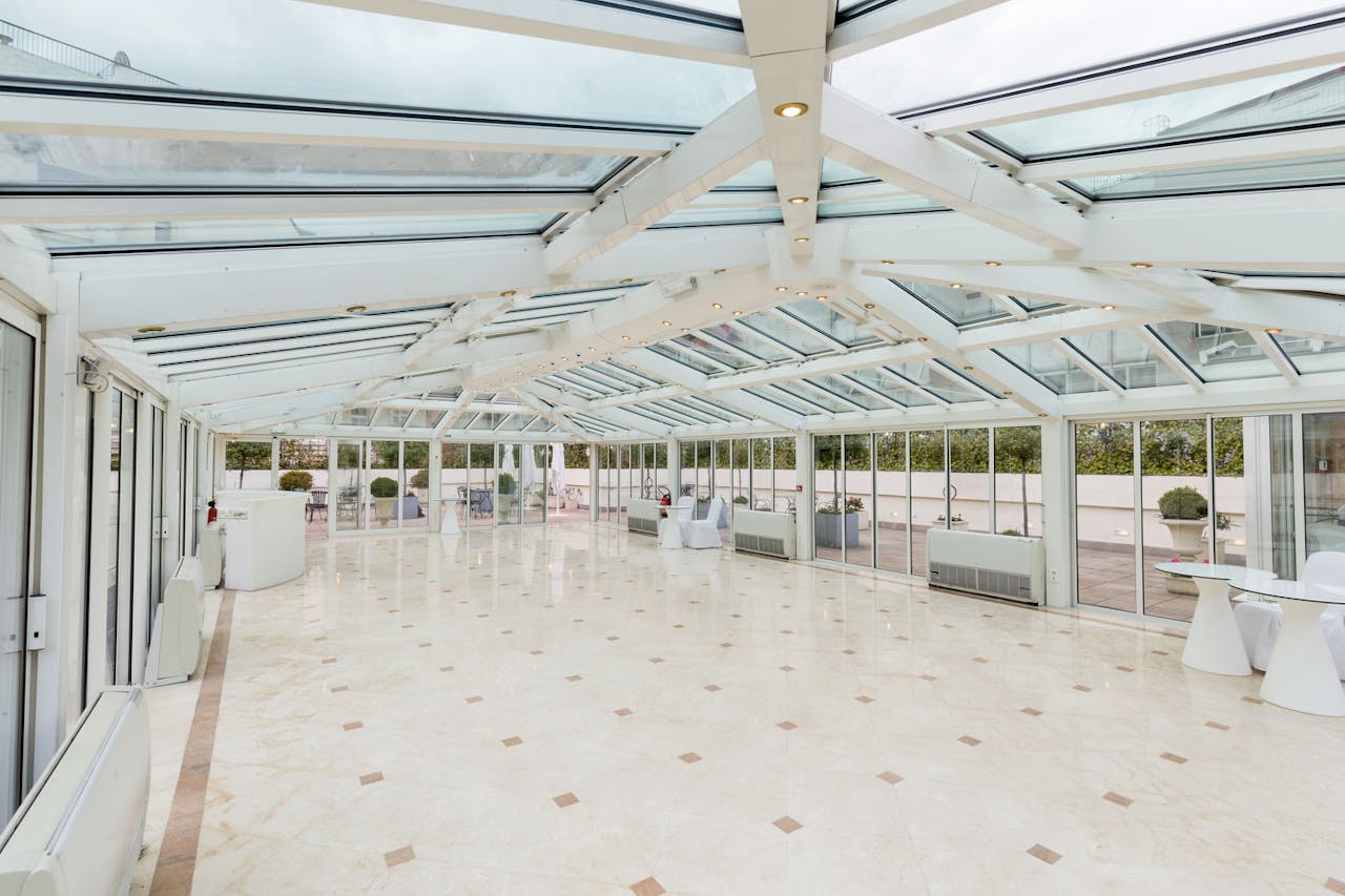 Incredible Champs Elysées Venue - Image 1