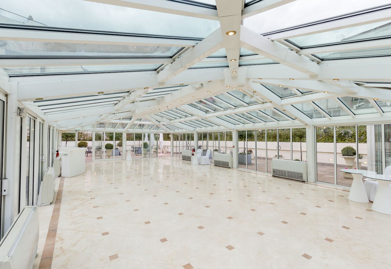 Incredible Champs Elysées Venue - Image 1