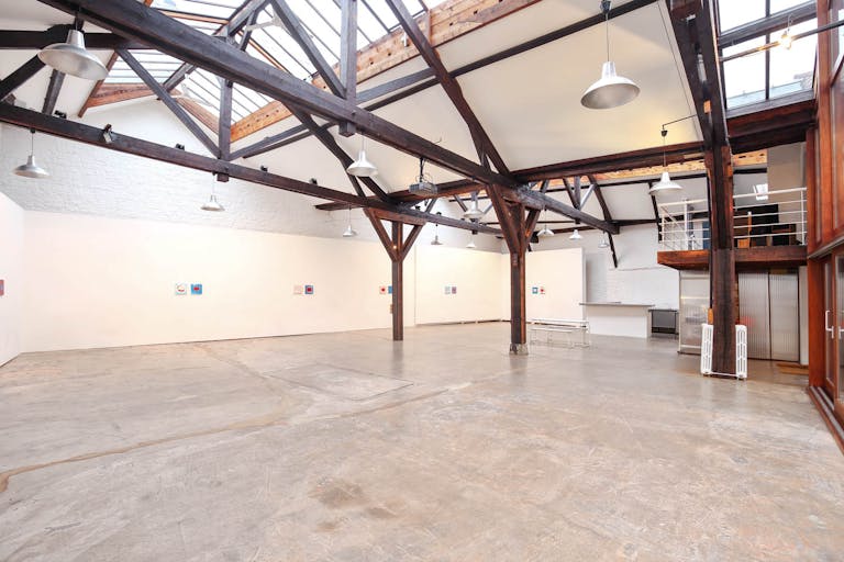 Showroom in Canal Saint Martin - Image 1