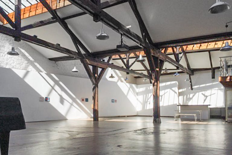 Showroom in Canal Saint Martin - Image 2