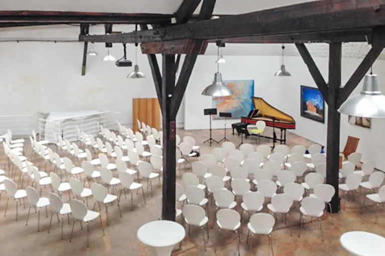 Showroom in Canal Saint Martin - Image 3