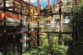 Showroom in Canal Saint Martin - Image 5