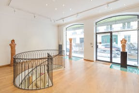 Charming Gallery a few steps from the Champs-Elysées - Image 1