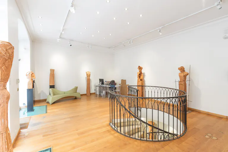 Charming Gallery a few steps from the Champs-Elysées - Image 2