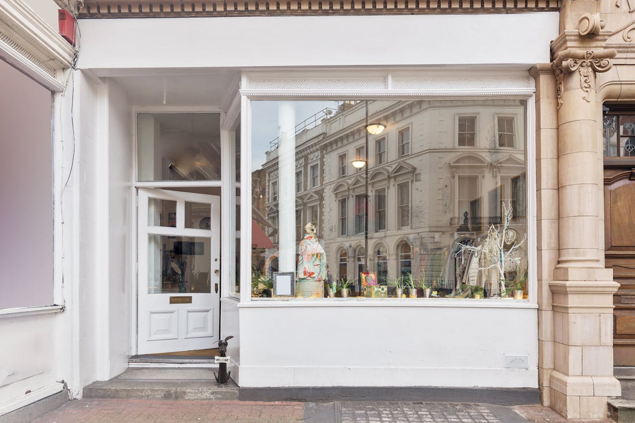 Welcoming Boutique in Fulham - Image 0