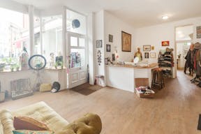 Welcoming Boutique in Fulham - Image 1