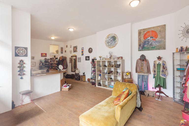 Welcoming Boutique in Fulham - Image 2