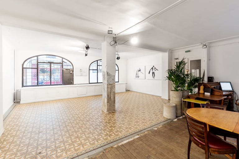 Art Deco Showroom in Le Marais - Image 0