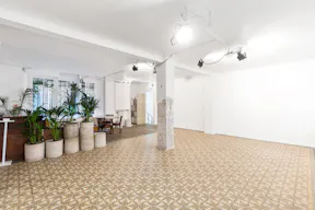 Art Deco Showroom in Le Marais - Image 4