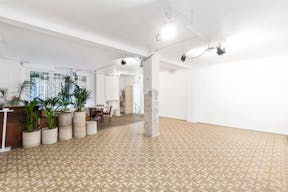 Art Deco Showroom in Le Marais - Image 4