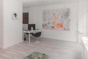 Gallery Space in Le Marais - Image 2