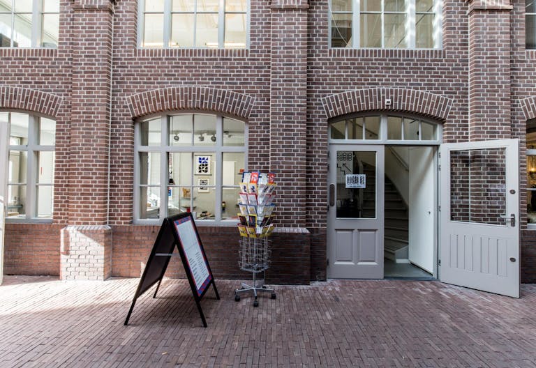 Pop-Up Store Near Hallenkwartier - Image 1