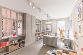 Pop-Up Store Near Hallenkwartier - Image 3