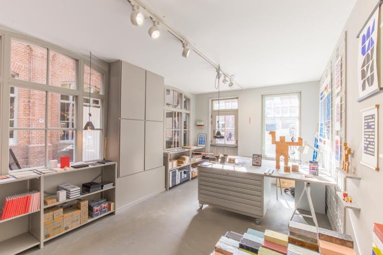 Pop-Up Store Near Hallenkwartier - Image 3