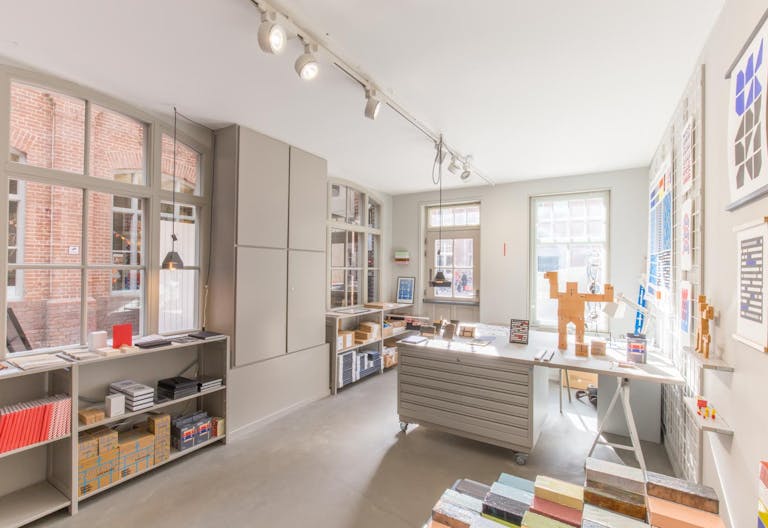 Pop-Up Store Near Hallenkwartier - Image 3