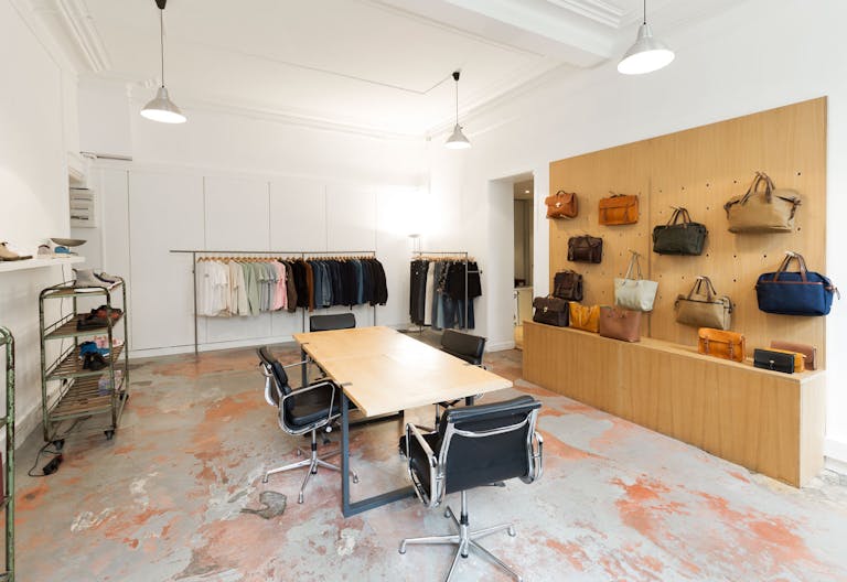 Versatile Le Marais Showroom - Image 1