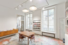 Versatile Le Marais Showroom - Image 3