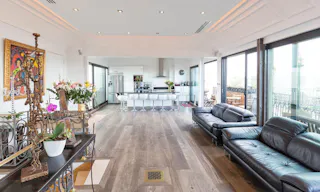 Premium Penthouse in Bastille - Image 0