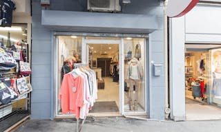 Cosy Pop-Up Shop Near Pigalle - Image 2