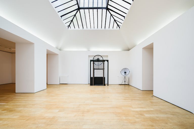 Sublime Le Marais Showroom - Image 2