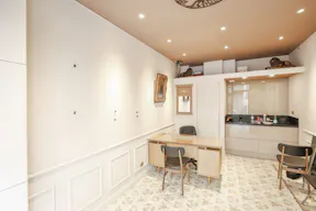 Pop-Up Retail Space in Le Marais - Image 1