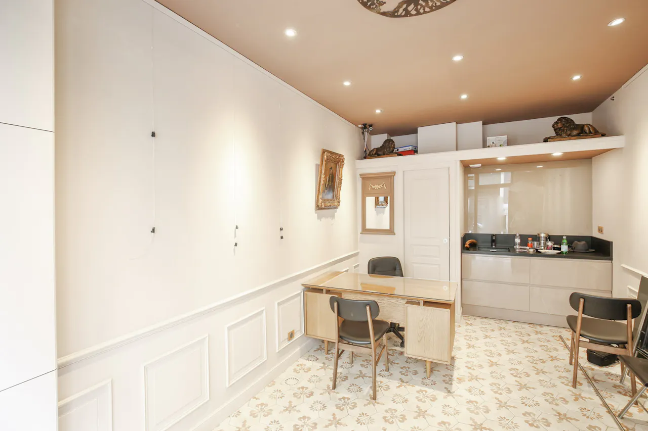 Pop-Up Retail Space in Le Marais - Image 1