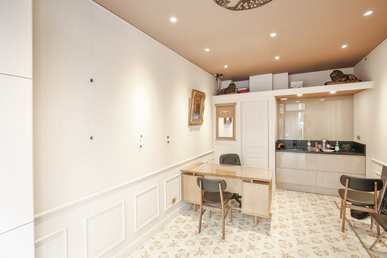 Pop-Up Retail Space in Le Marais - Image 1