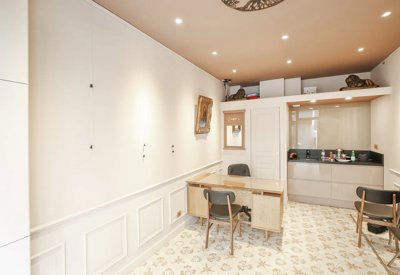 Pop-Up Retail Space in Le Marais - Image 1