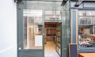 Pop-Up Retail Space in Le Marais - Image 2