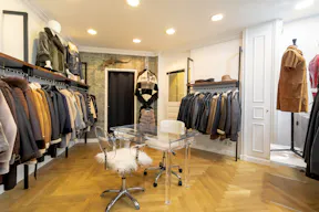 Fashion Showroom in Palais-Royal - Image 1