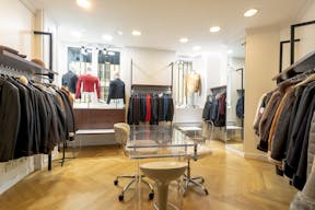Fashion Showroom in Palais-Royal - Image 2