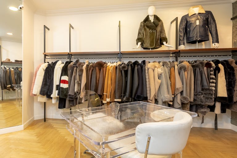 Fashion Showroom in Palais-Royal - Image 3