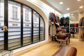 Fashion Showroom in Palais-Royal - Image 4