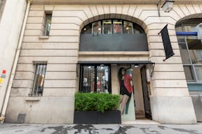 Fashion Showroom in Palais-Royal - Image 7