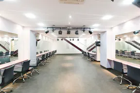 Modern Showroom in Palais Royal - Image 0