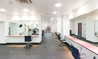 Modern Showroom in Palais Royal - Image 2