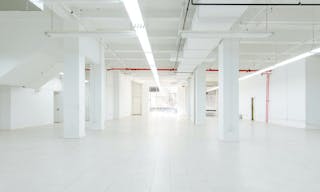 White-Box Space in Midtown - Image 5