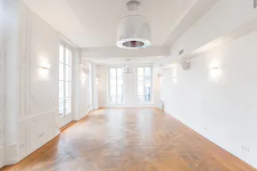 Prime Le Marais Shop and Showroom - Image 1