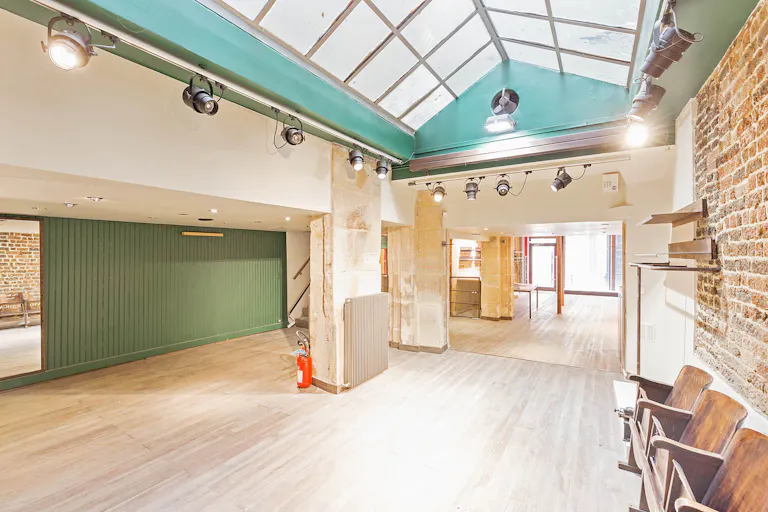 Prime Saint-Germain Retail Space - Image 0