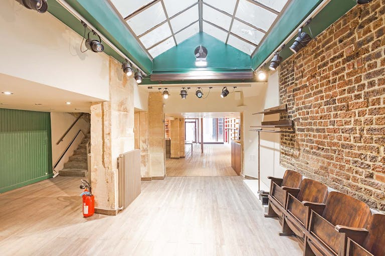 Prime Saint-Germain Retail Space - Image 1