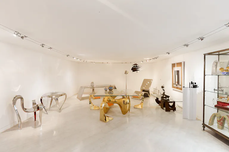 Stylish Gallery in Saint Germain - Image 1